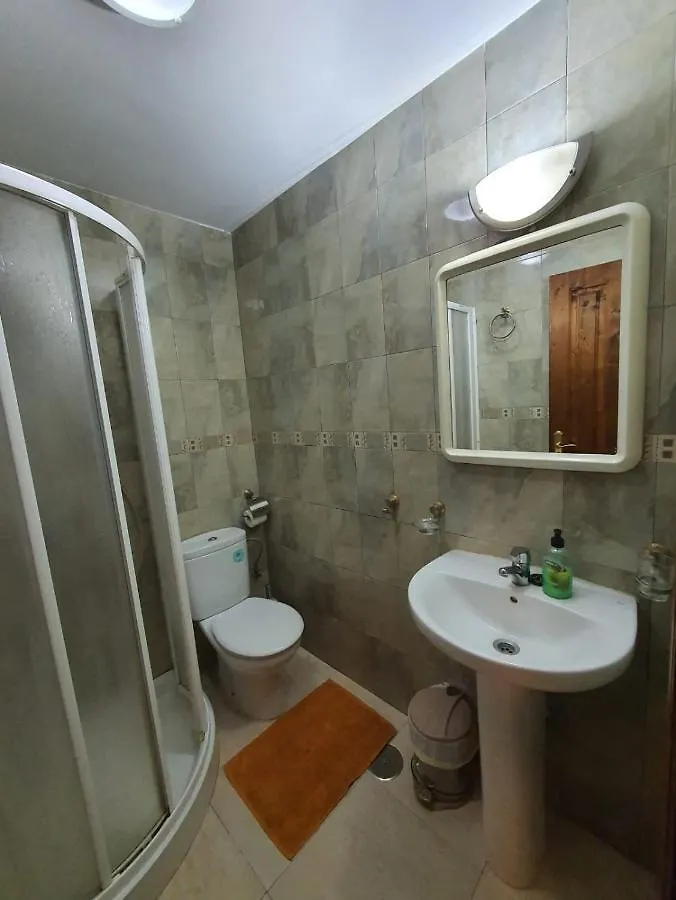 Big Property By The Beach And Natural Pool طوستا ديل سيلونثيو