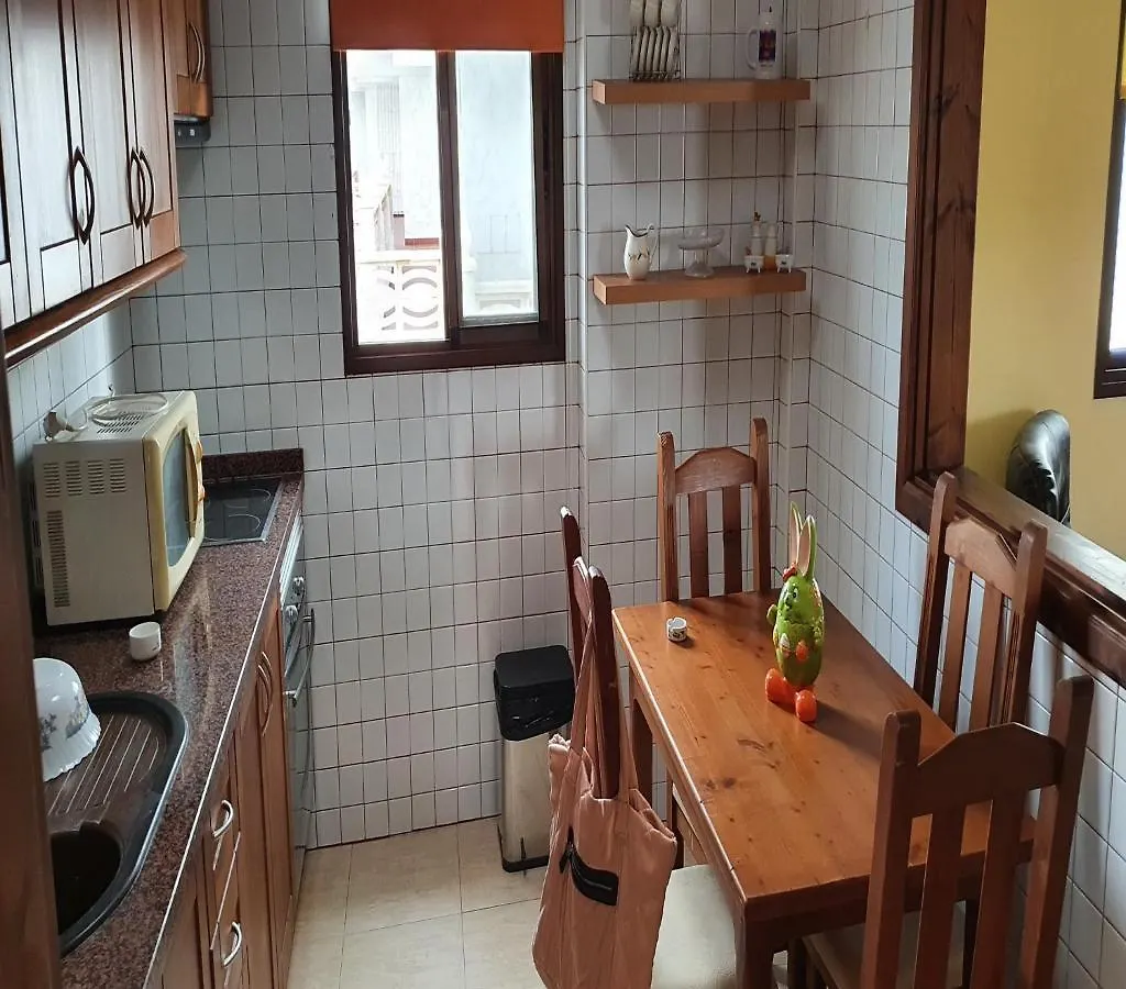 Big Property By The Beach And Natural Pool طوستا ديل سيلونثيو
